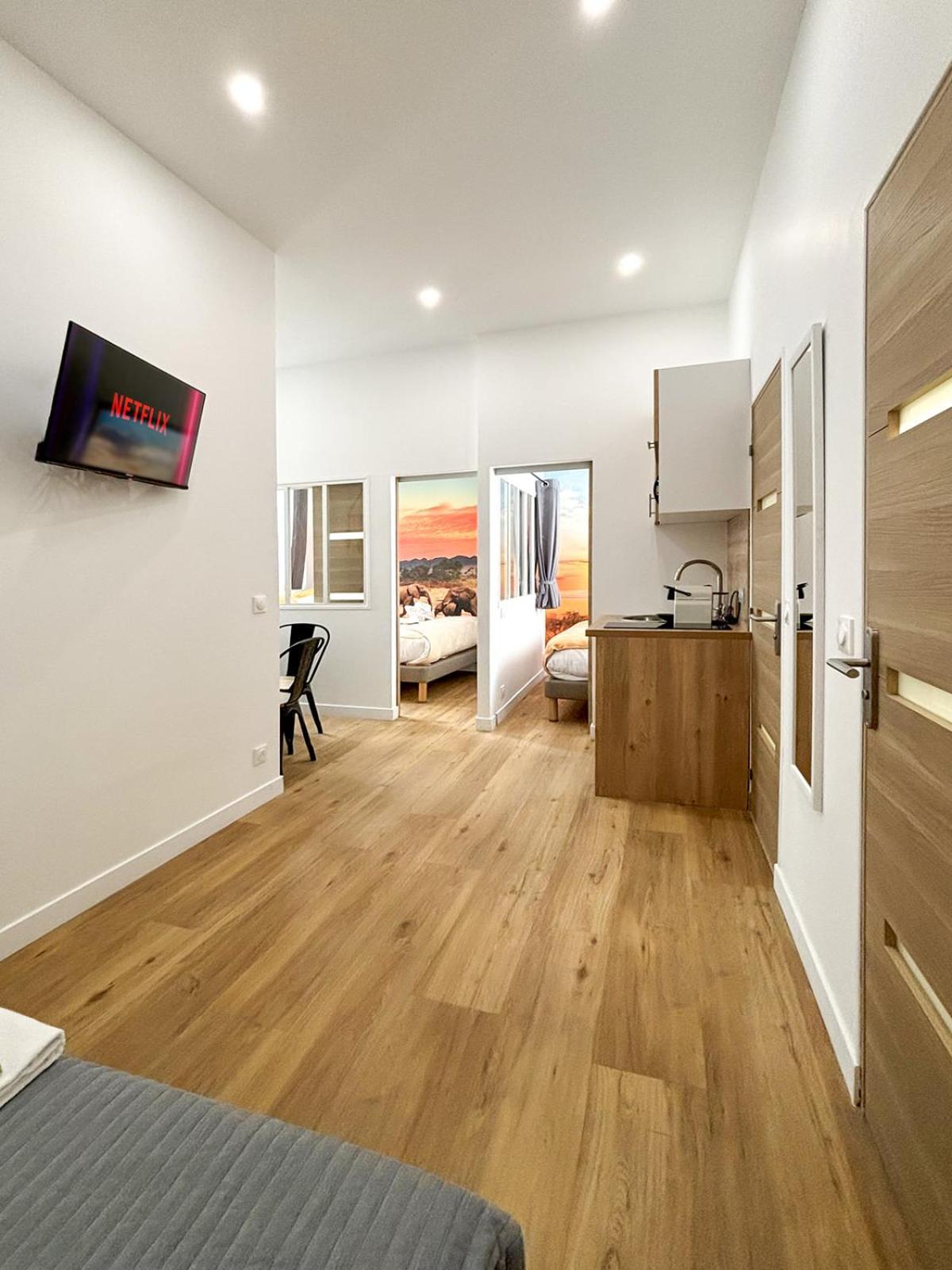 Apartment Nets - La Coulee Verte